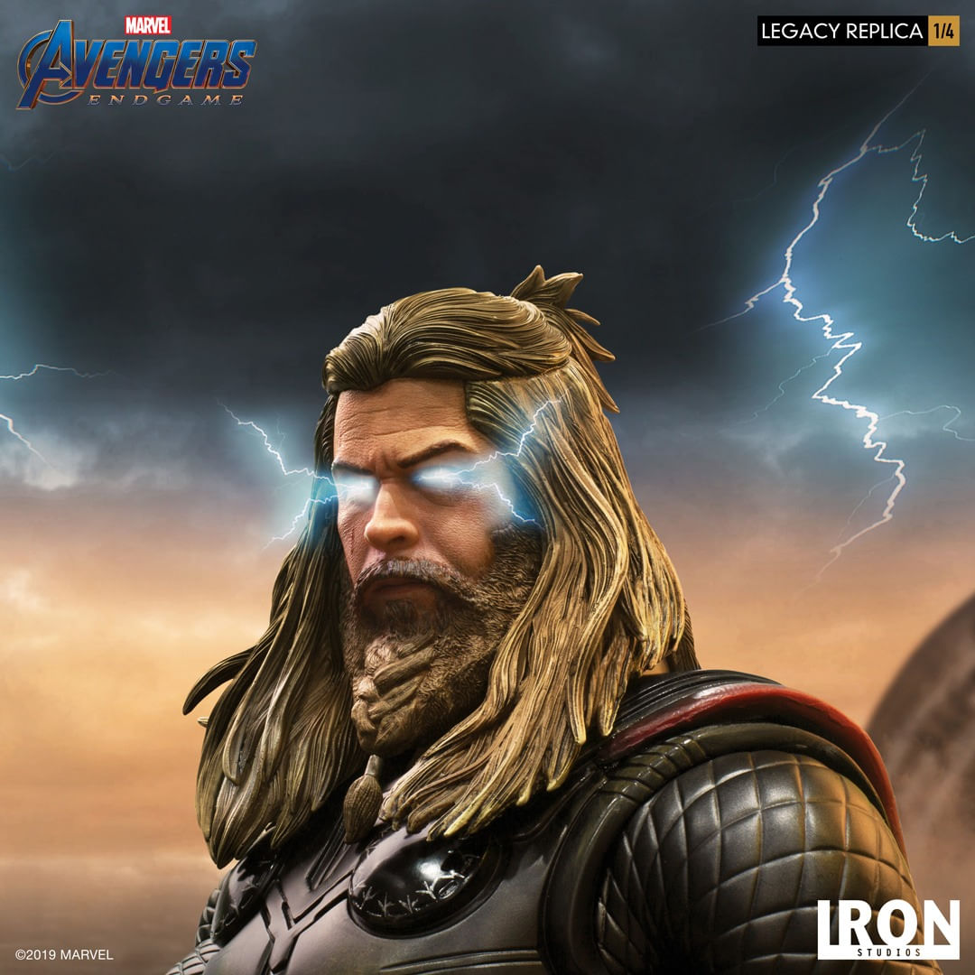 A EstÃ¡tua Thor Do Endgame Dos Avengers. Os Vingadores, Ã© Um Filme De  Super-herÃ³i Americano Baseado Na Equipe De Super-herÃ³is Foto Editorial -  Imagem de mercadoria, militar: 155474146