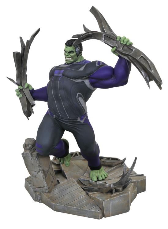 Marvel store hulk statue