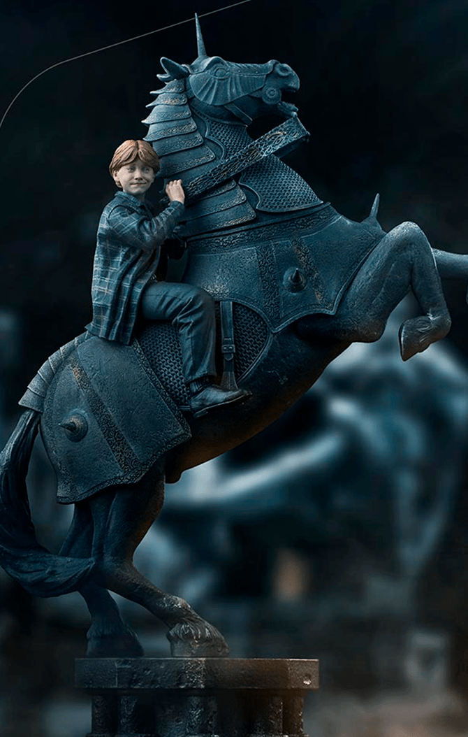 Estátua Ron Weasley at the Wizard Chess Deluxe - Harry Potter - Art Scale  1/10 - Iron Studios - Iron Studios Online Store