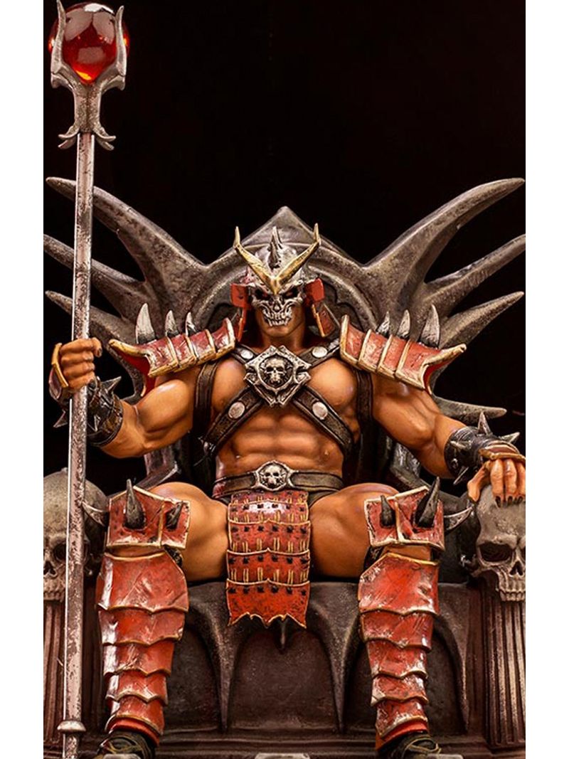 Estátua de Shao Kahn tem capacete removível e olhos que brilham